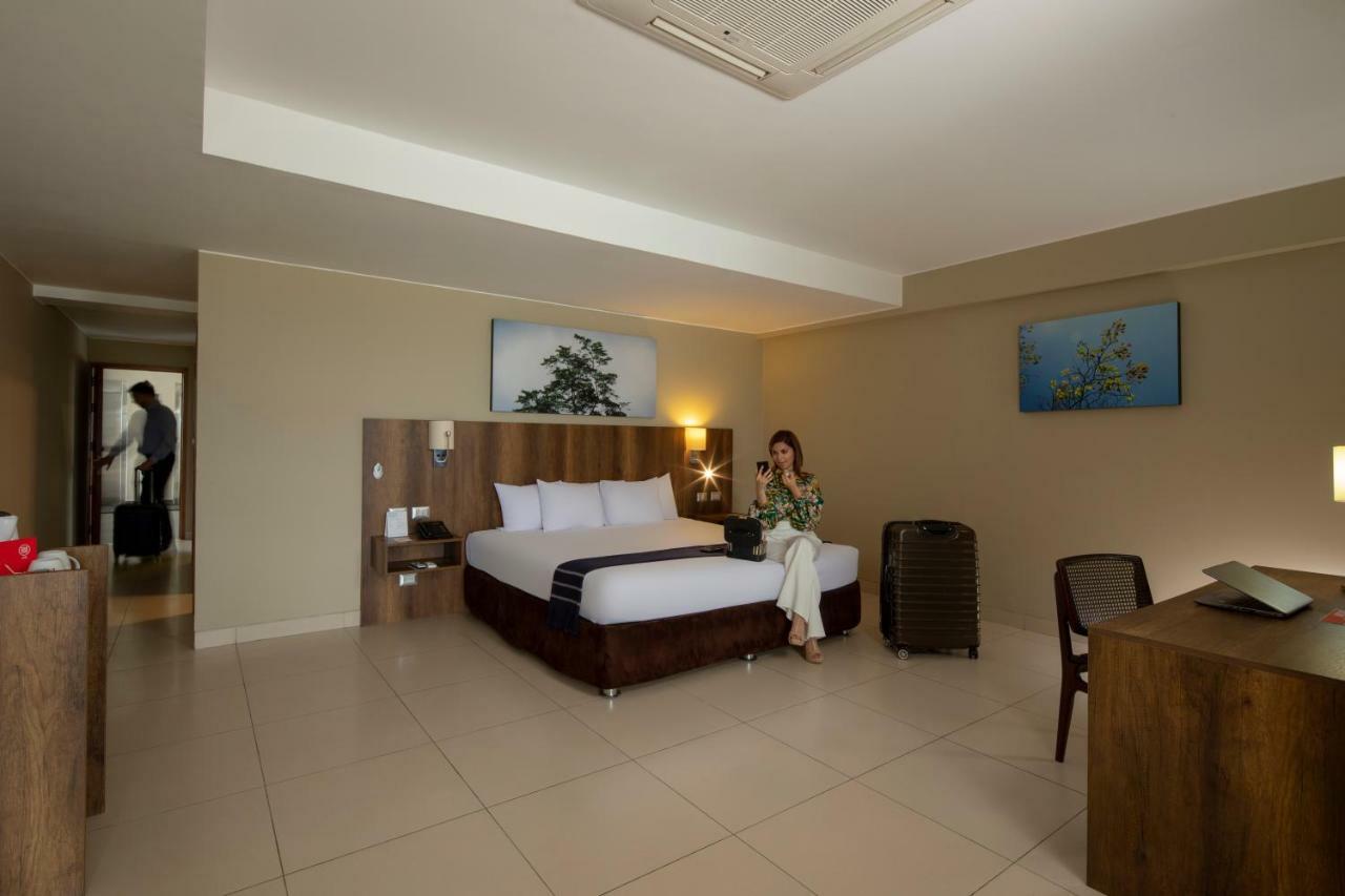 Casa Andina Select Pucallpa Otel Dış mekan fotoğraf